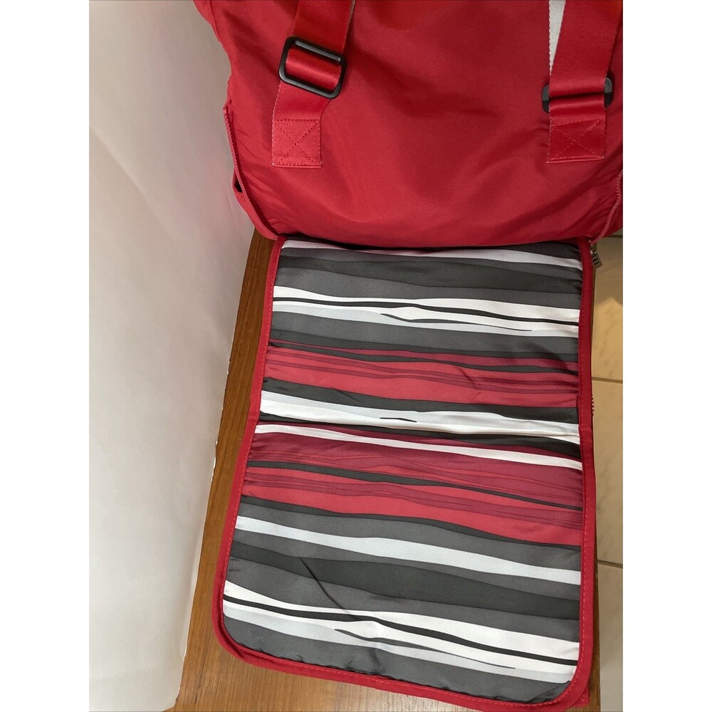 Maclaren Red Field Bag Diaper Tote with Pockets, Pad & Adjustable Strap NEW - Picture 13 of 15